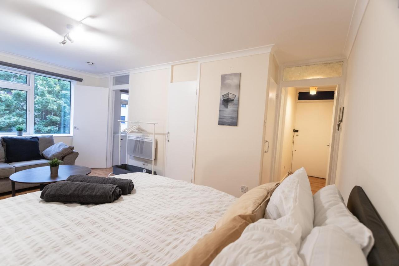 Apartament October Disc - Long - Contractors Bristol